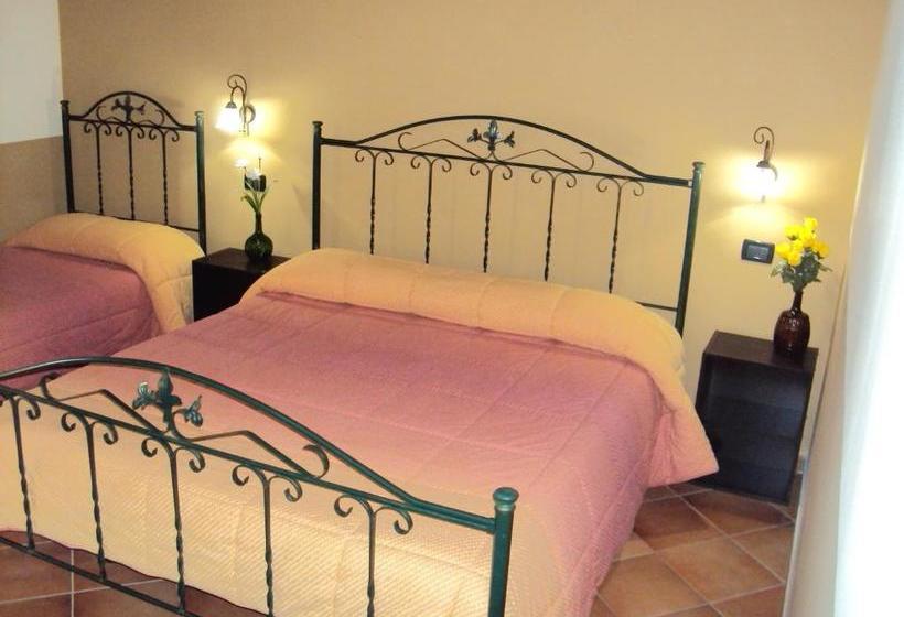 هتل Agriturismo Il Pozzo Antico