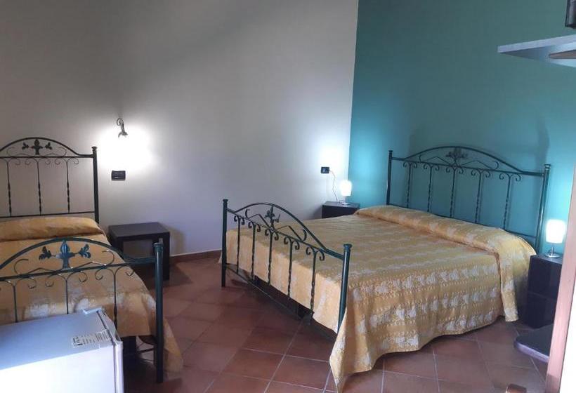 هتل Agriturismo Il Pozzo Antico