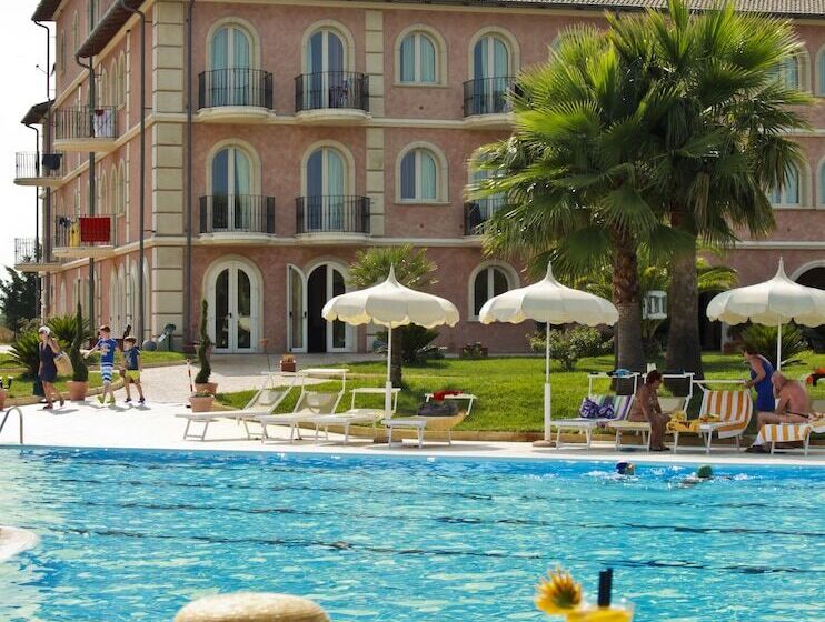 בית מלון כפרי Bv Airone Resort