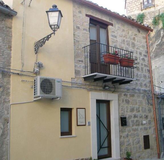 فندق Domus Lilio