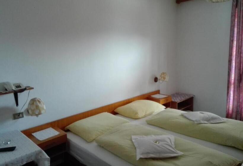 בית מלון כפרי Haselried