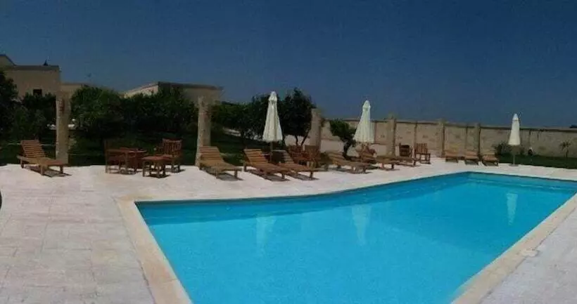 Hotelli Masseria Li Campi