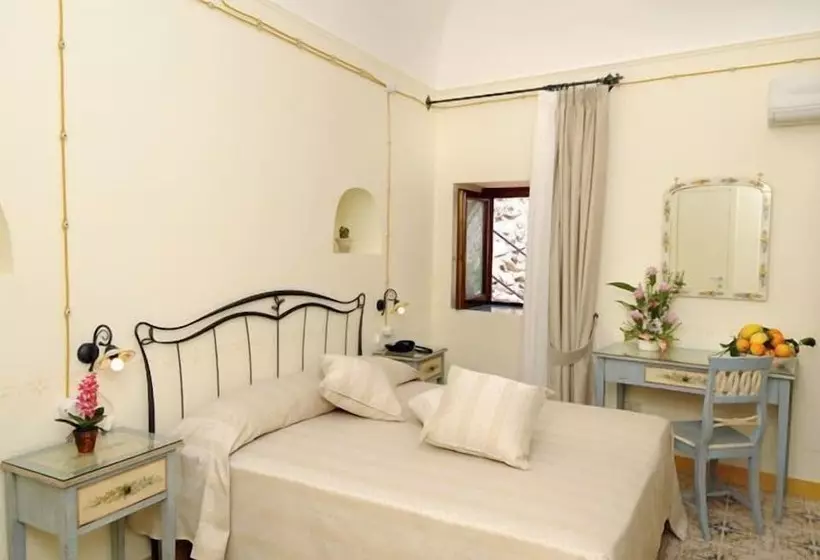 هتل Locanda Degli Dei