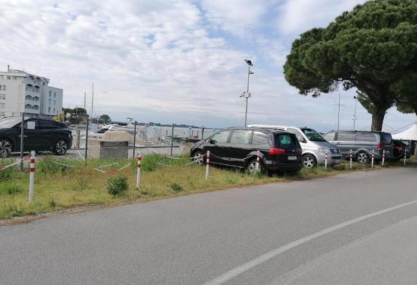 호텔 Residence Aprilia