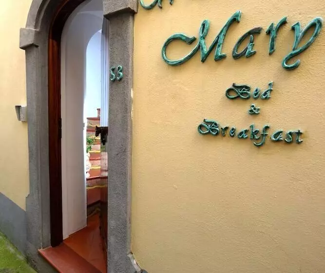 هتل Villa Mary Suites