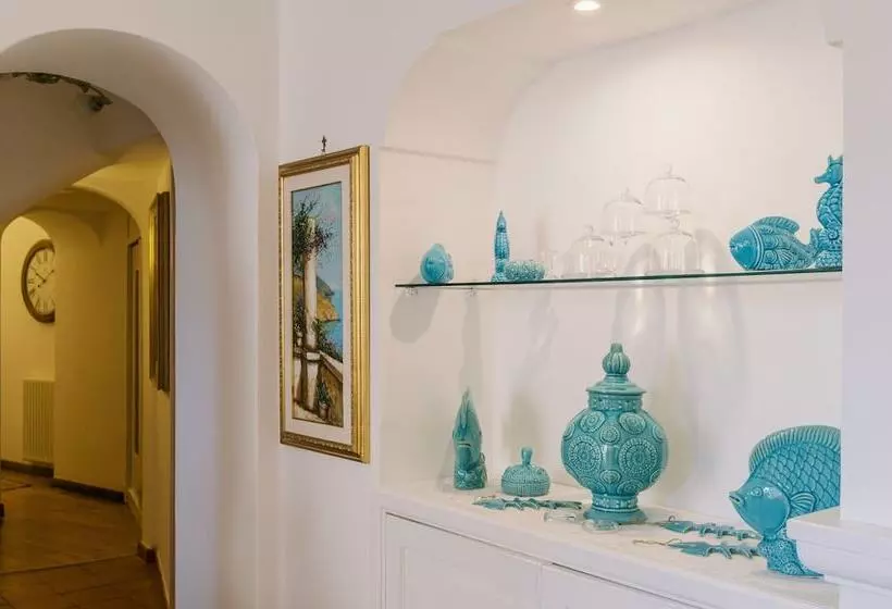 هتل Villa Mary Suites