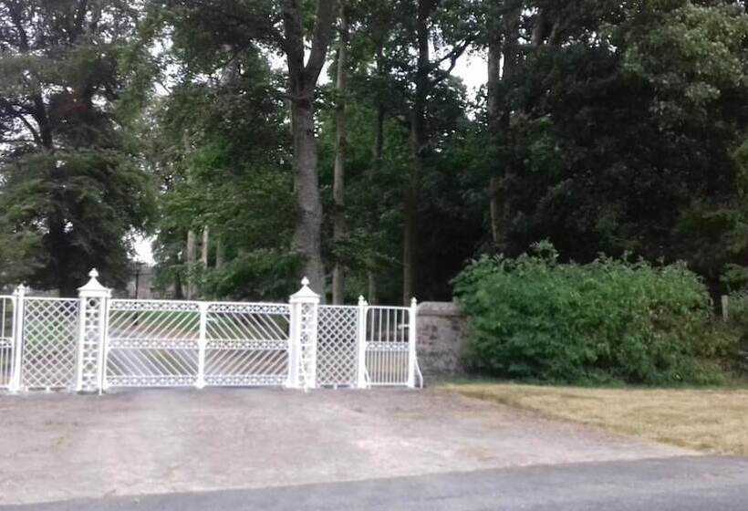 ベッドアンドブレックファースト Dundrum House