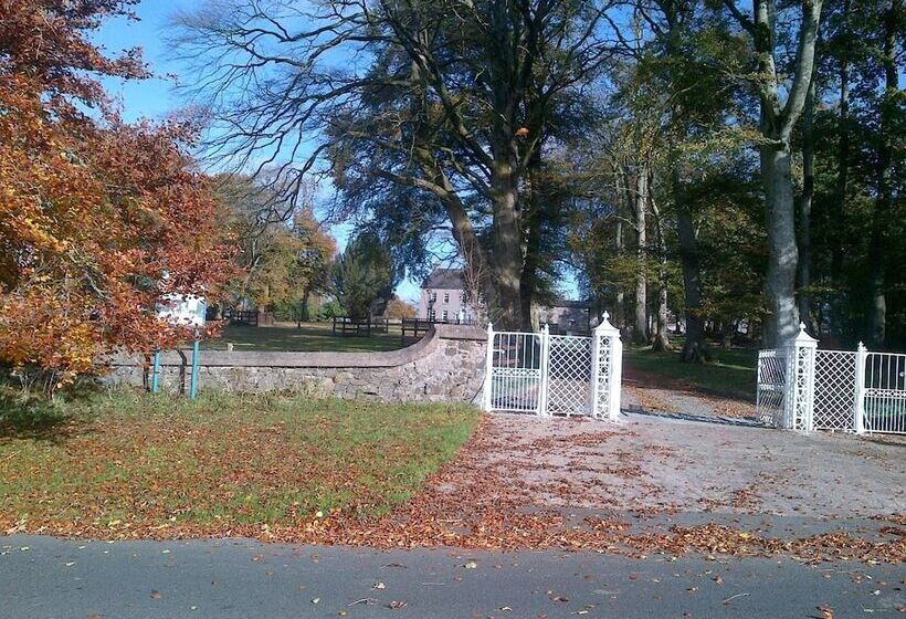 ベッドアンドブレックファースト Dundrum House