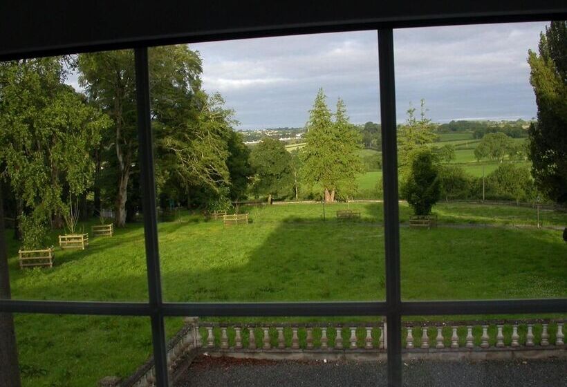 Bed and Breakfast Dundrum House