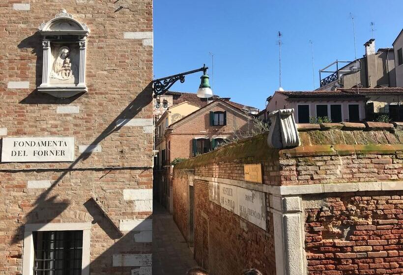 هتل Al Campaniel Bed And Breakfast