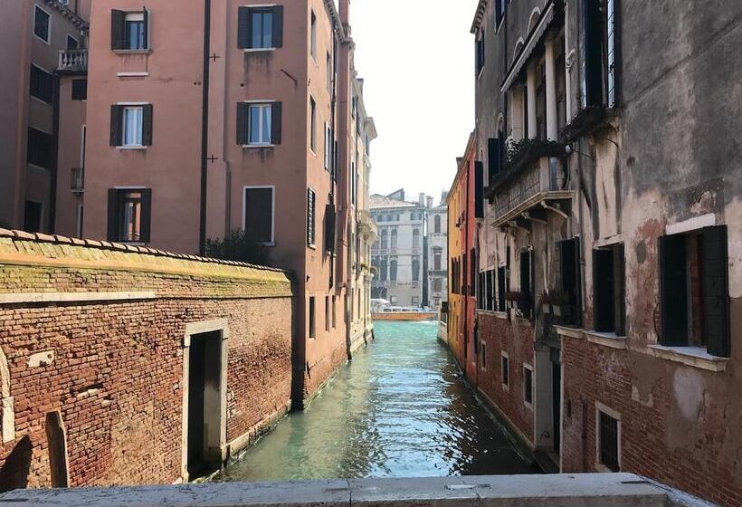 هتل Al Campaniel Bed And Breakfast