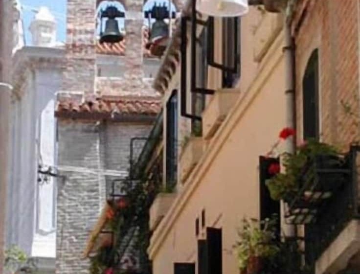 هتل Al Campaniel Bed And Breakfast