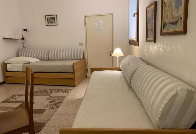 هتل Al Campaniel Bed And Breakfast