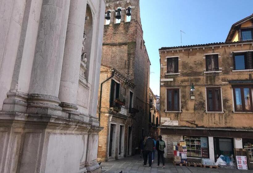 هتل Al Campaniel Bed And Breakfast