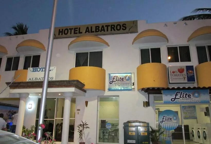 هتل Albatros