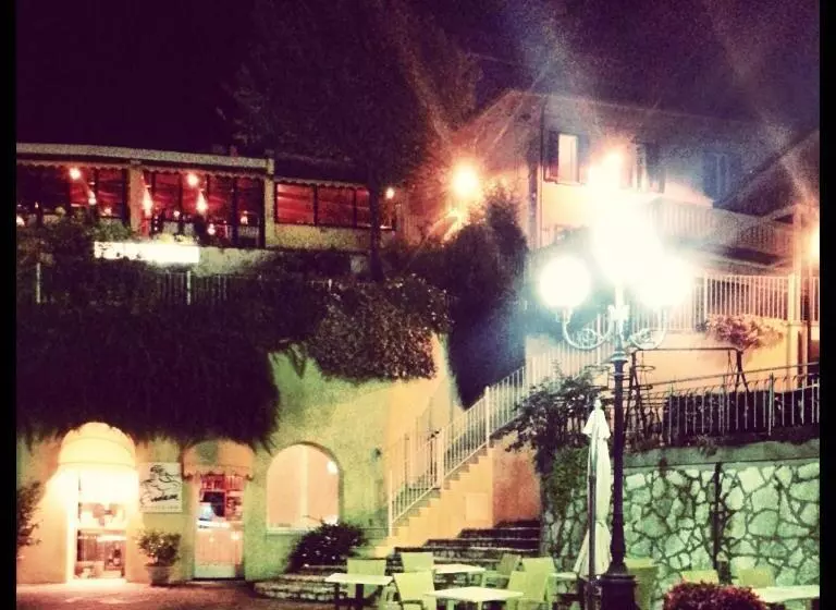 ホテル B&b Everest Bar Ristorantino