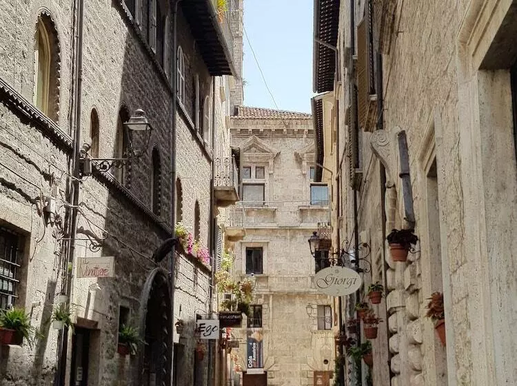 هتل B&b Piazza Del Popolo
