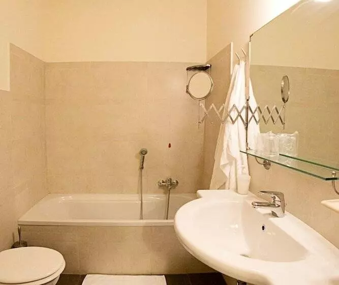 هتل B&b Piazza Del Popolo