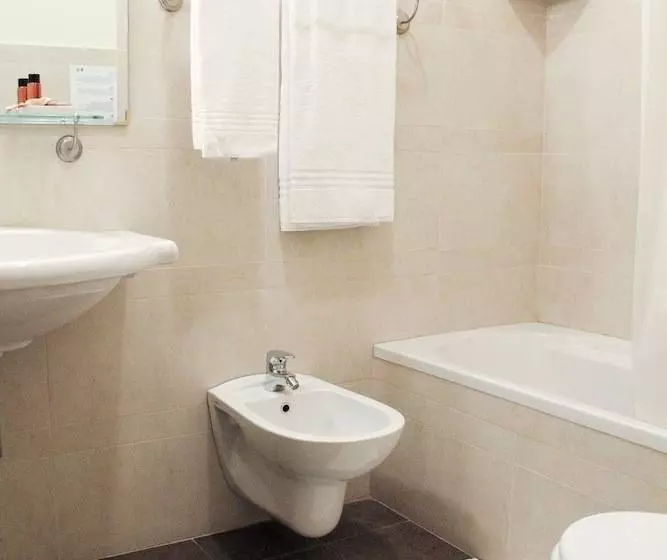 هتل B&b Piazza Del Popolo