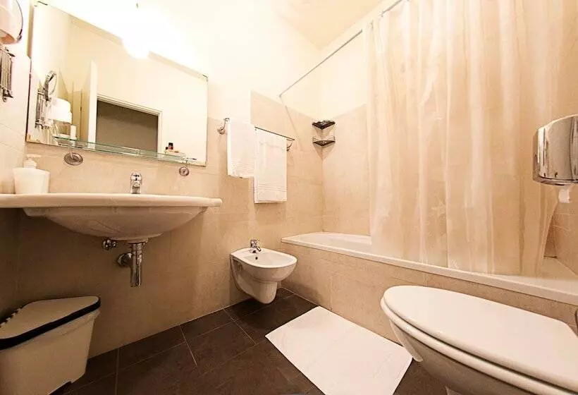 هتل B&b Piazza Del Popolo