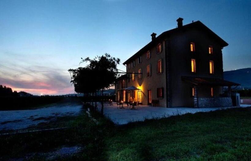 בית מלון כפרי Dimora Buglioni Wine Relais