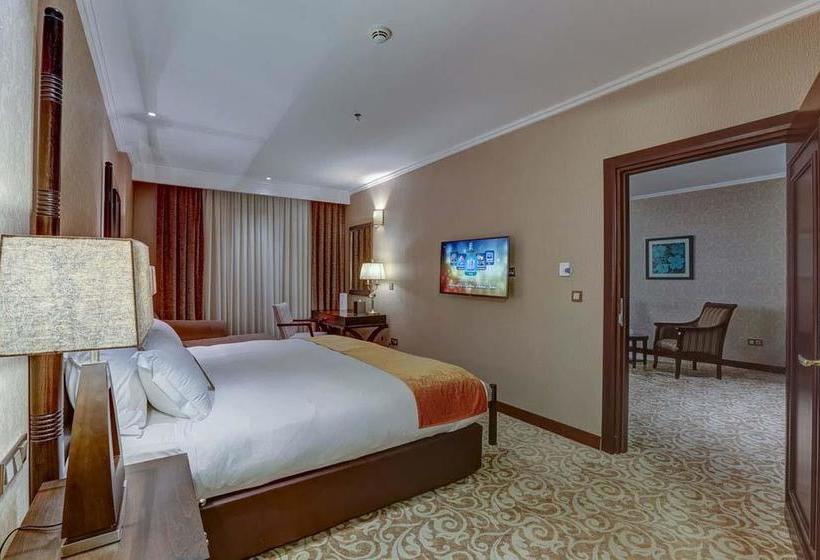 هتل Espinas Palace