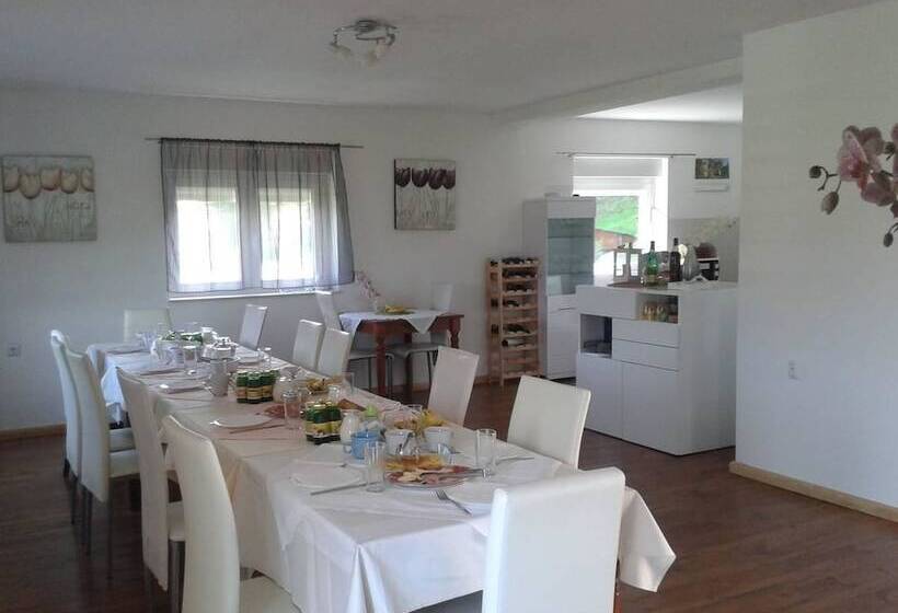 Отель House Delic