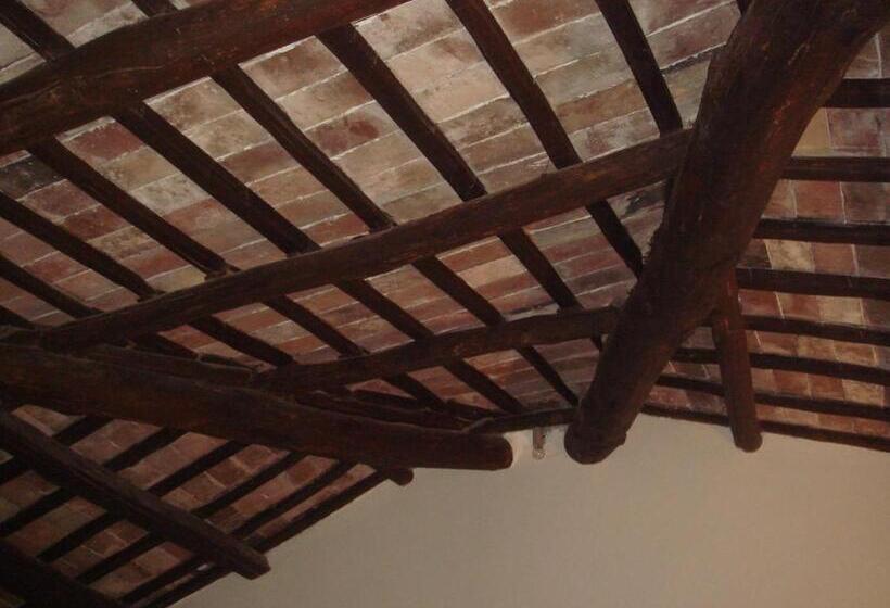 هتل La Soffitta E La Torre