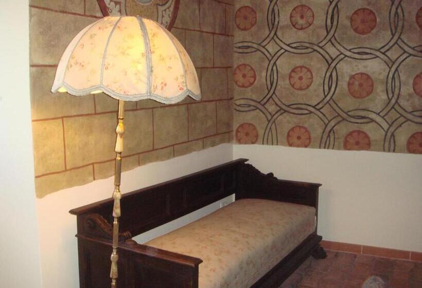 هتل La Soffitta E La Torre