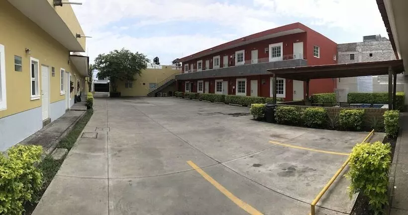 هتل Montroi City