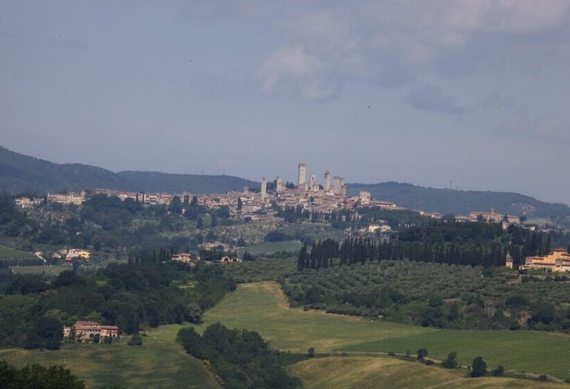 ホテル Podere Il Pino