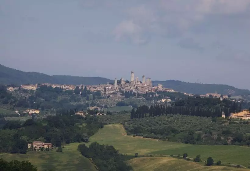 ホテル Podere Il Pino