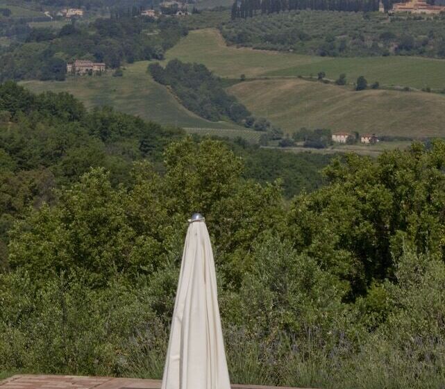 ホテル Podere Il Pino