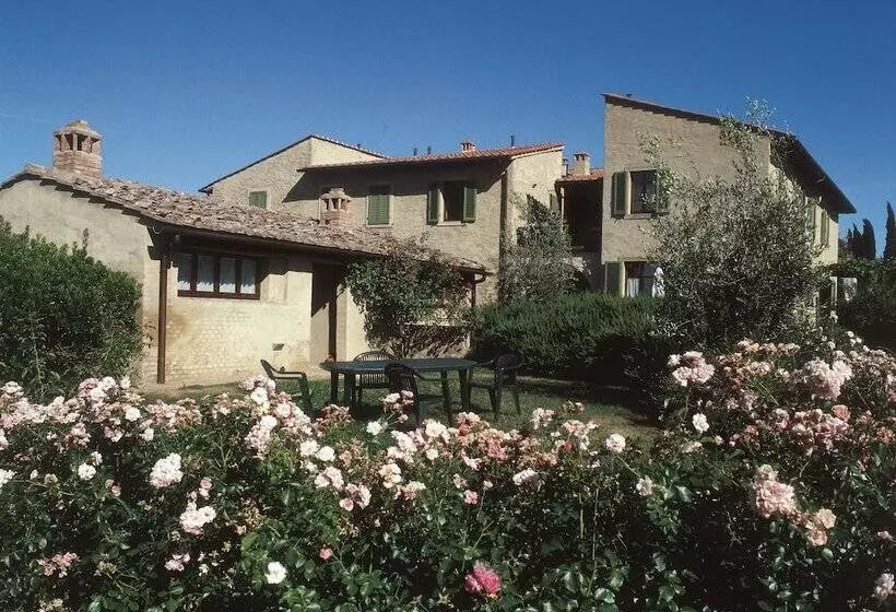 ホテル Podere Il Pino