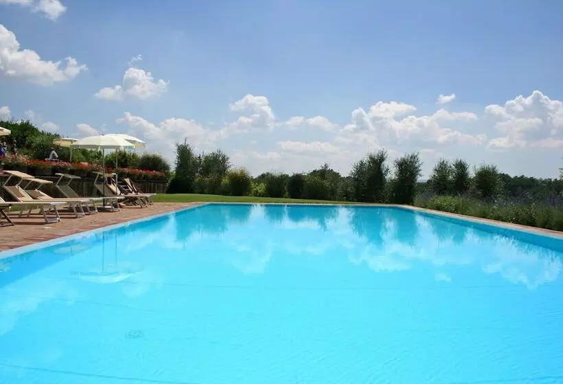 ホテル Podere Il Pino