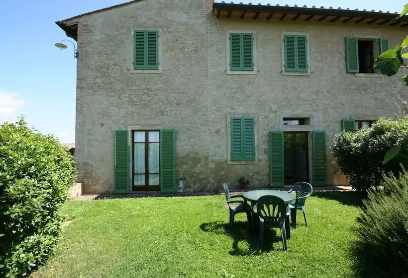 ホテル Podere Il Pino