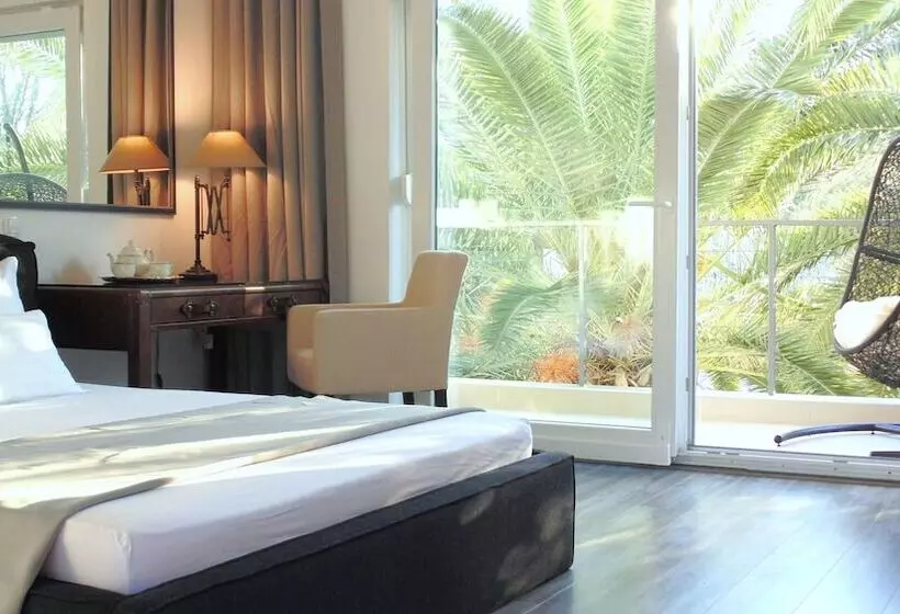 ホテル Refresh Boutique Apartments