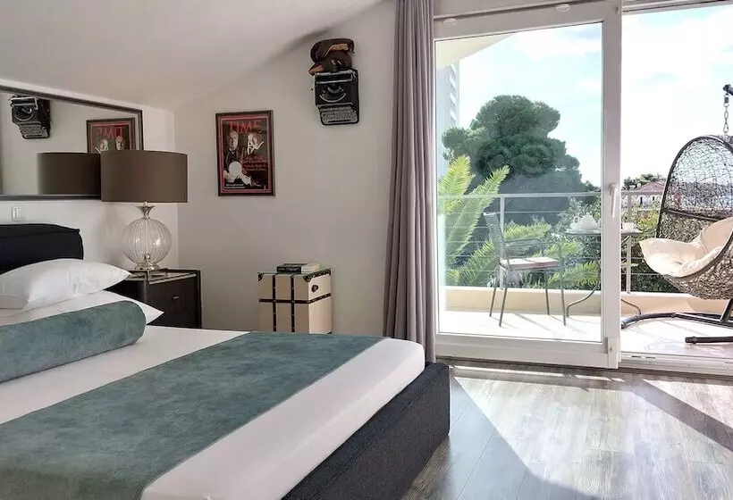 ホテル Refresh Boutique Apartments