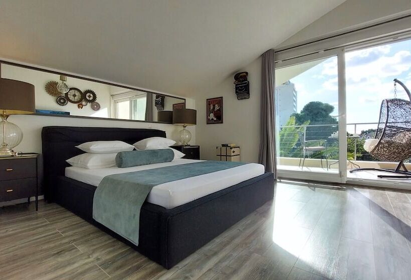 Отель Refresh Boutique Apartments