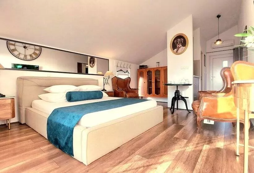 ホテル Refresh Boutique Apartments