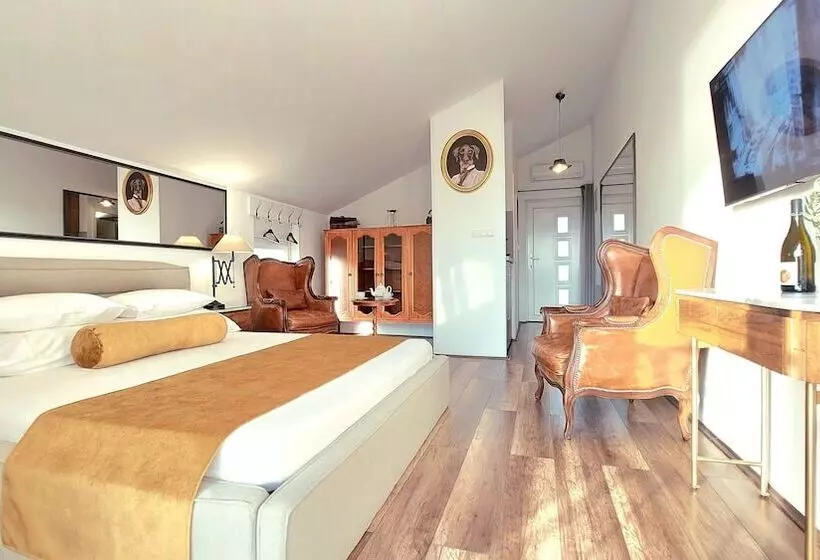 ホテル Refresh Boutique Apartments