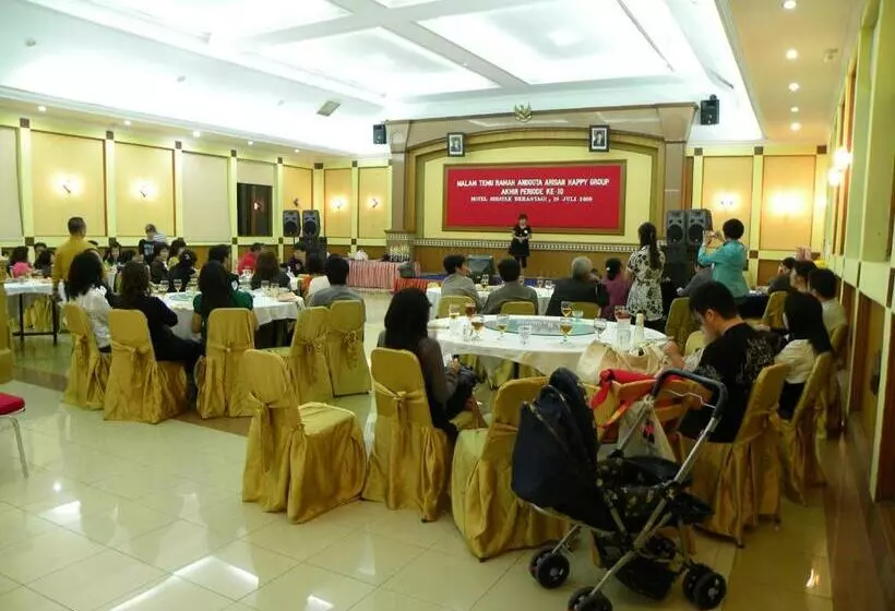 ホテル Sibayak Internasional