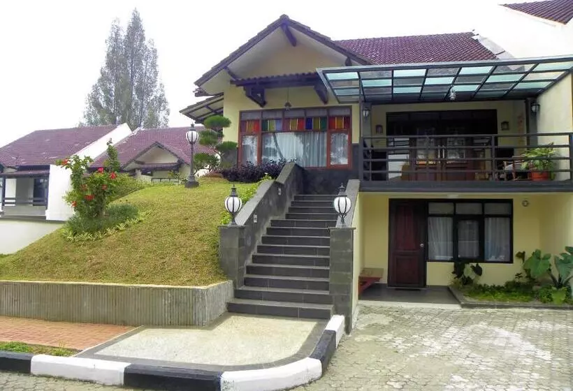 ホテル Sibayak Internasional