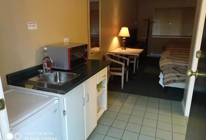 ホテル Squamish Budget Inn