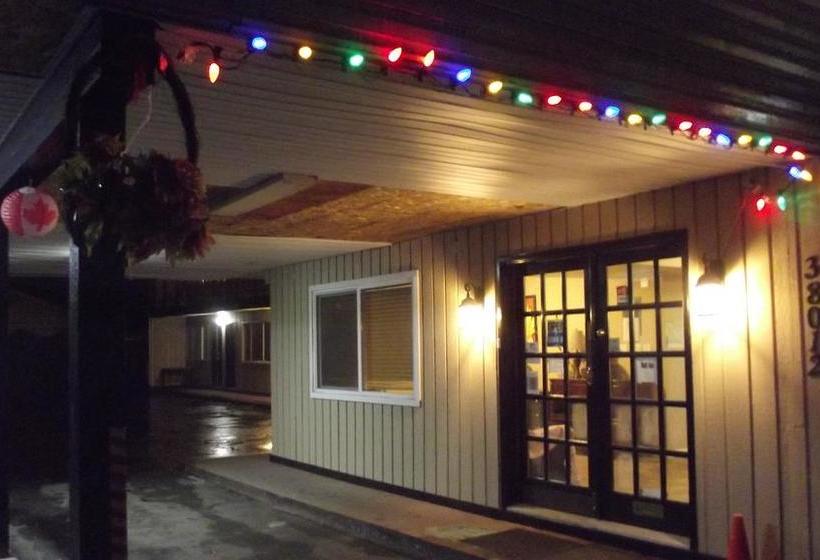 酒店 Squamish Budget Inn