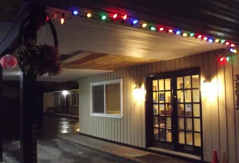 ホテル Squamish Budget Inn