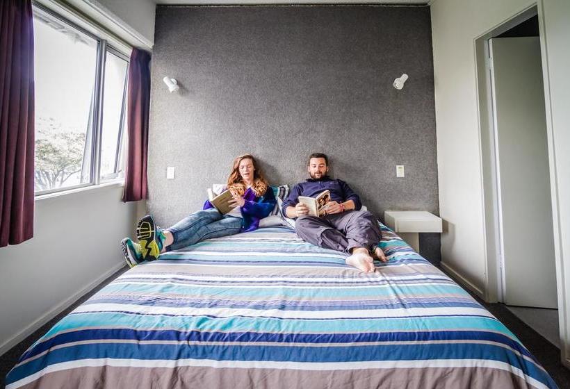 בית מלון כפרי Yha Queenstown Central