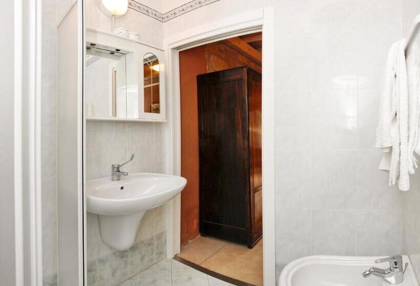 בית מלון כפרי Albergo Garni Orchidea