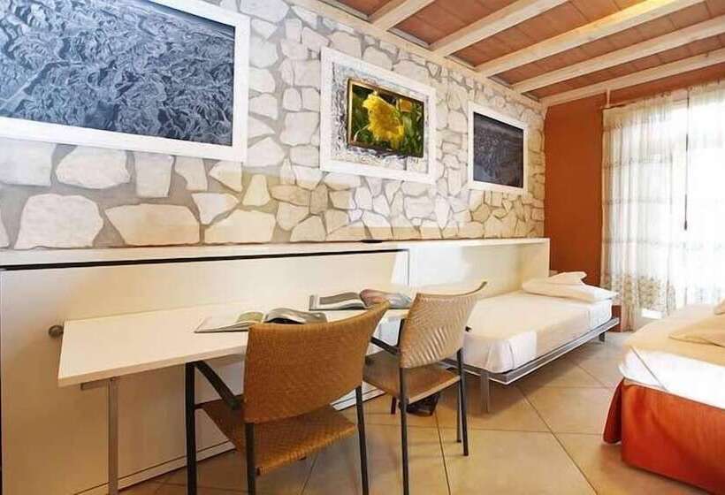 בית מלון כפרי Albergo Garni Orchidea