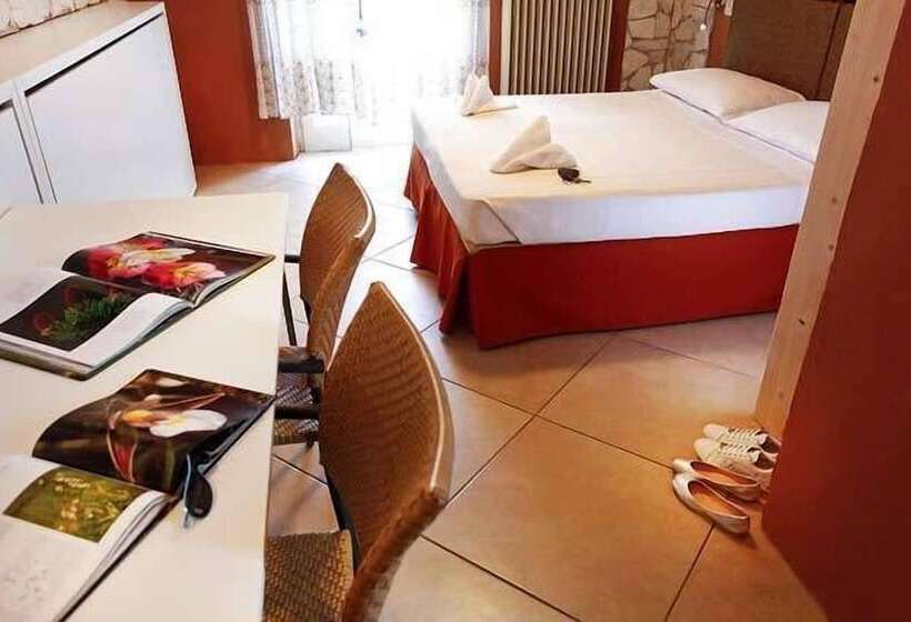 בית מלון כפרי Albergo Garni Orchidea